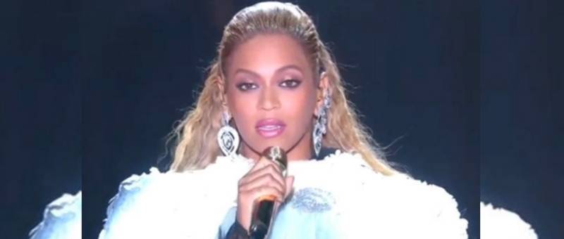 VMAs 2016: Queen Bey Basically Stole The Show With 'Lemonade' Performance