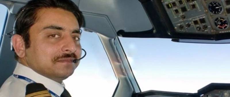 Captain Salehyar Janjua Leaves Behind Videos In Flight With The Theme 'Amazing Pakistan'