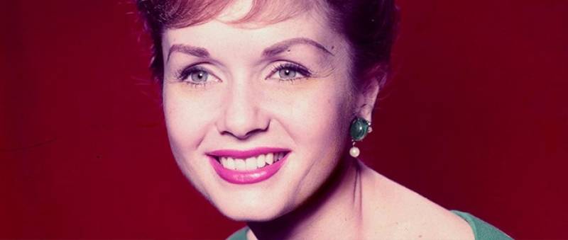 Debbie Reynolds Dies One Day After Daughter Carrie Fisher Passes Away