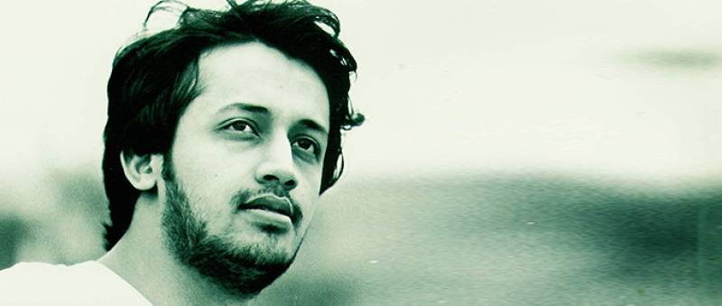 Atif Aslam Stops Concert Midway To Rescue A Girl From Being Harassed