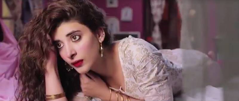 The First Look of Urwa Hocane, Bilal Ashraf and Gohar Rasheed Starrer 'Rangreza' Is Out!