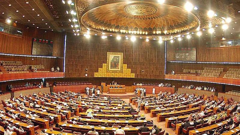 Senate Passes Bill Allowing Six-Month Maternity Leave, Three-Month Paternity Leave