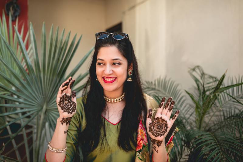 Check These Easy Dance Steps To Make Your Mehndi A Hit