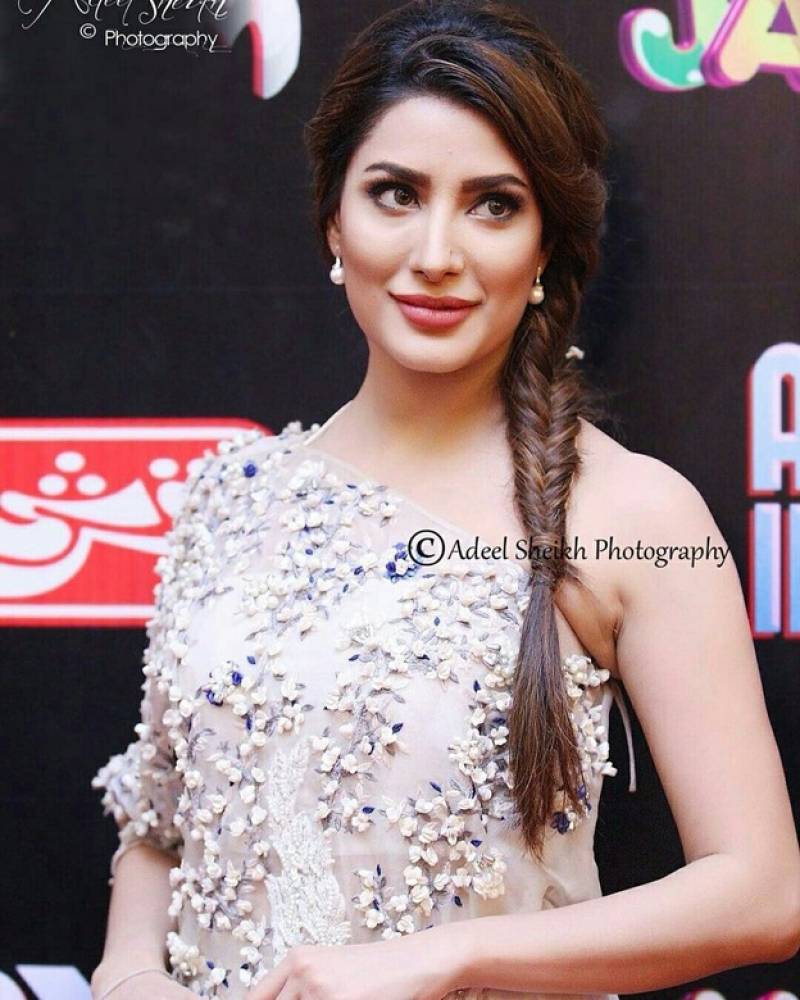 Which of These Pakistani Diva Hairstyles are 'Bang' On-Point? - Lens