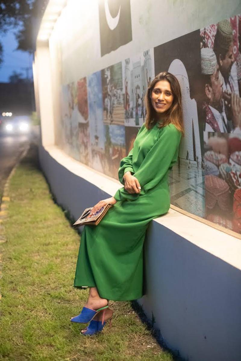 Momina Sibtain Creates Stunning Looks at Iconic Spots in Lahore As a Tribute to Pakistan