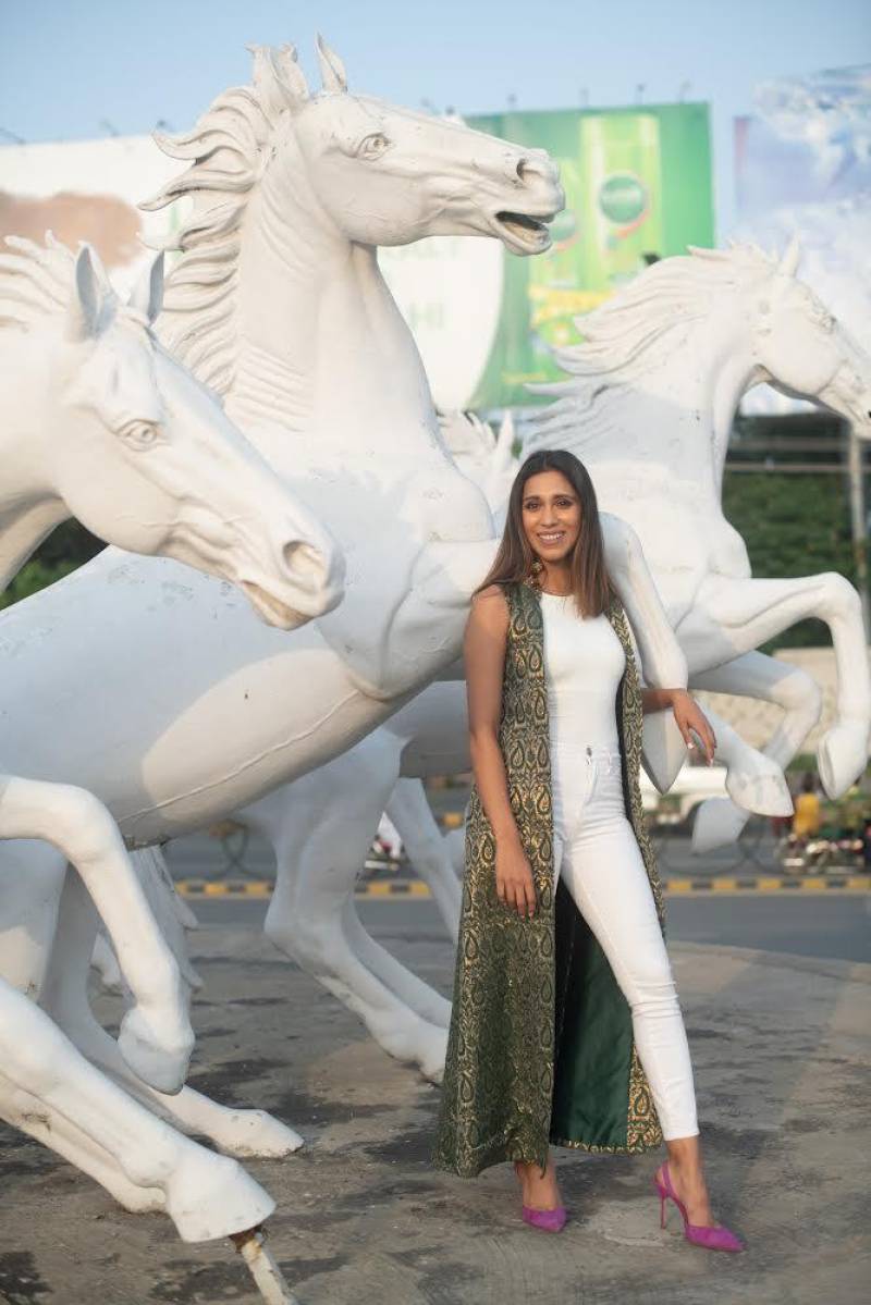 Momina Sibtain Creates Stunning Looks at Iconic Spots in Lahore As a Tribute to Pakistan