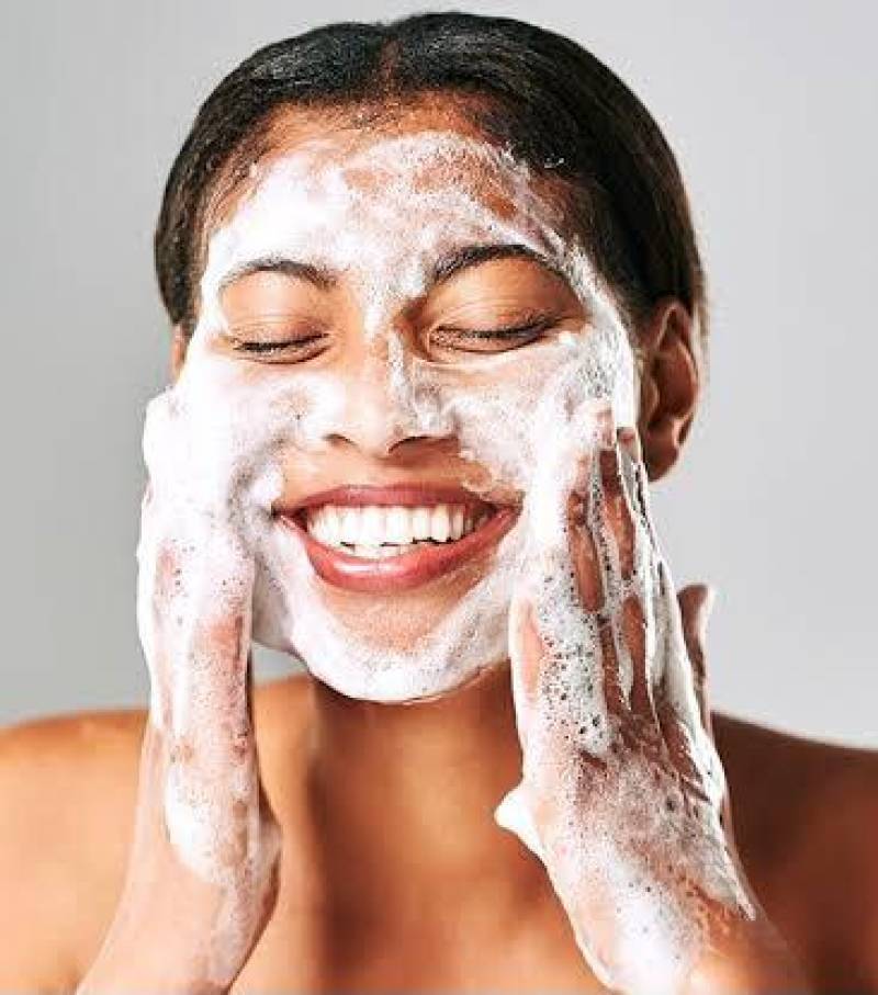 5 HACKS FOR OILY SKIN