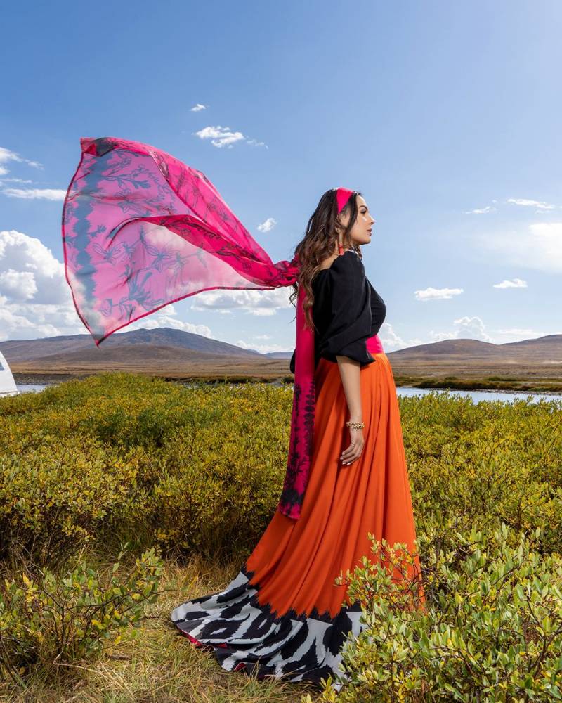 Lulusar in DEOSAI : Fashion from 13, 497 ft 