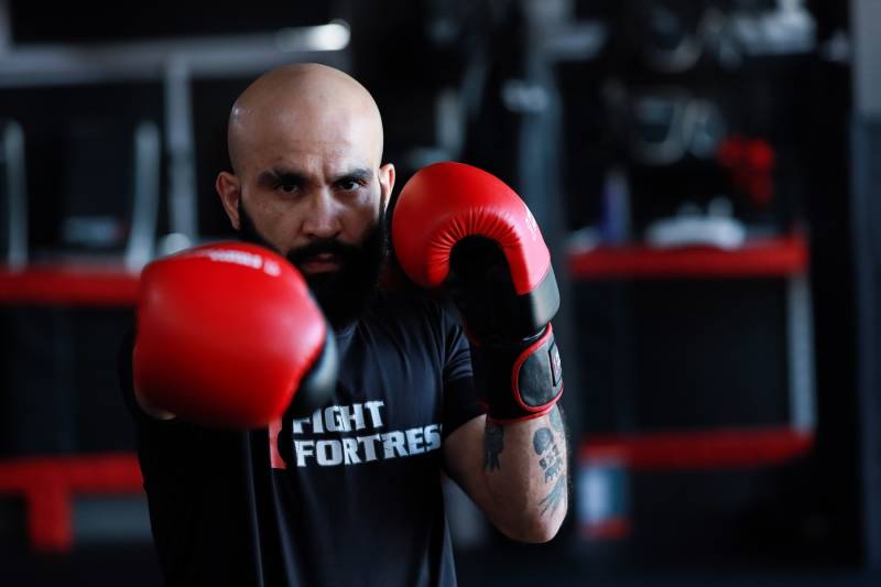 THE UNMATCHED & UNPARALLELED ULOOMI KARIM PAKISTAN’S SUPER FLY MMA FIGHTER