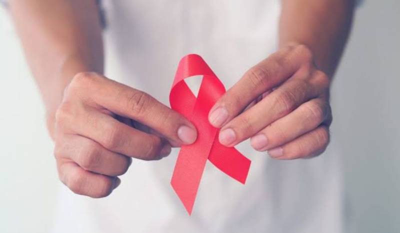 DECEMBER IS AIDS AWARENESS MONTH! HERE ARE 5 MYTH BUSTERS