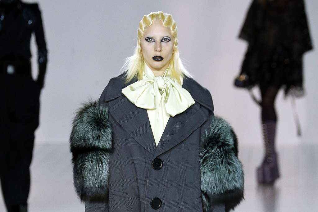 point 1 lady gaga marc jacobs runway